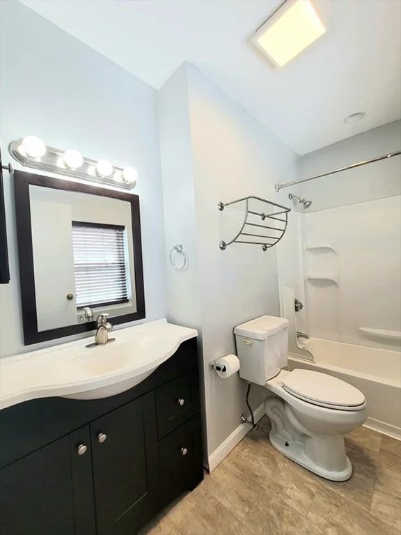 2 bed, 1 bath apartment for rent at 391 Hyde Park Ave Unit 206, Jamaica Plain — photo 25 of 29
