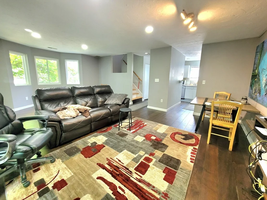 2 bed, 1 bath apartment for rent at 391 Hyde Park Ave Unit 212, Jamaica Plain — photo 6 of 36