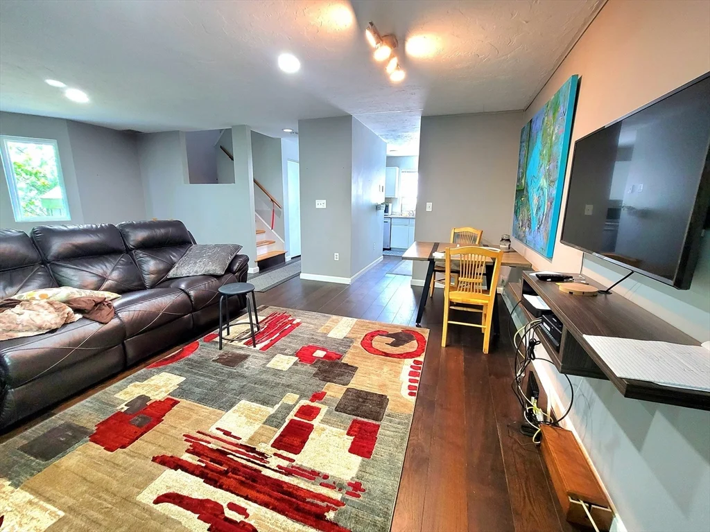 2 bed, 1 bath apartment for rent at 391 Hyde Park Ave Unit 212, Jamaica Plain — photo 9 of 36
