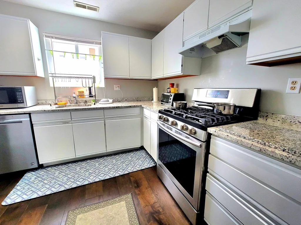 2 bed, 1 bath apartment for rent at 391 Hyde Park Ave Unit 212, Jamaica Plain — photo 14 of 36