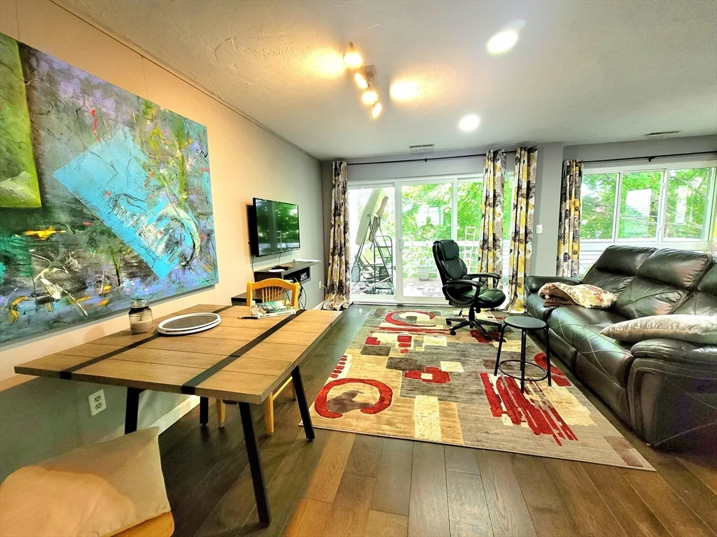 2 bed, 1 bath apartment for rent at 391 Hyde Park Ave Unit 212, Jamaica Plain — photo 4 of 36