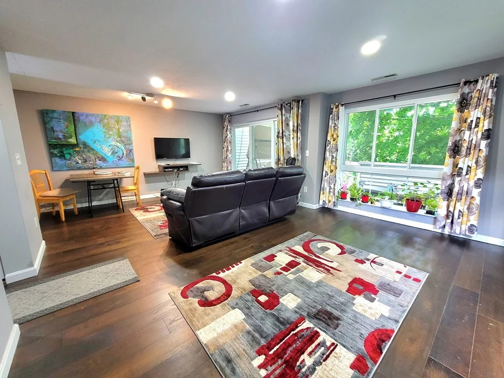 2 bed, 1 bath apartment for rent at 391 Hyde Park Ave Unit 212, Jamaica Plain — photo 7 of 36