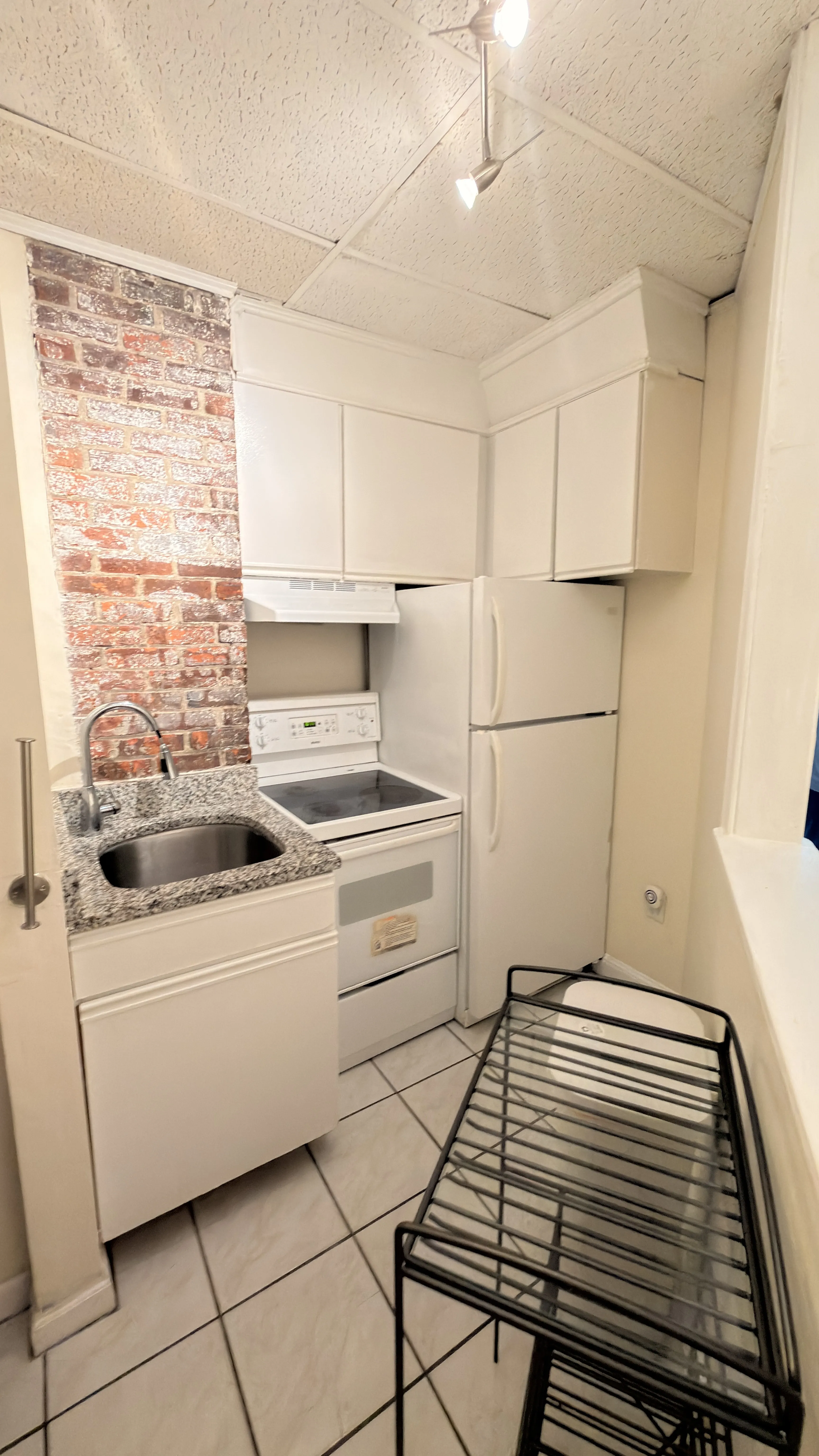1.5 bed, 1 bath apartment for rent at 391 Langley Rd Unit 1, Thompsonville