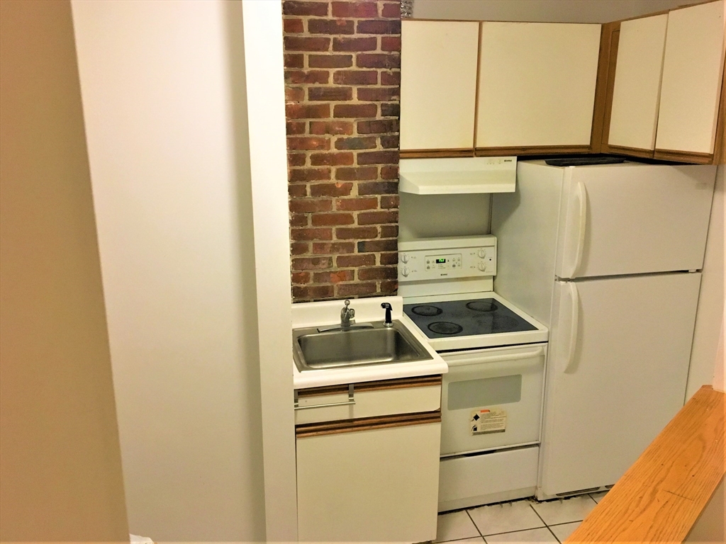1 bed, 1 bath apartment for rent at 391 Newton St Unit 2, Chestnut Hill — photo 12 of 17