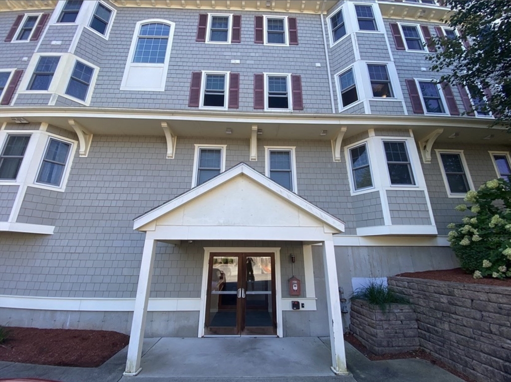 2 bed, 2 bath apartment for rent at 391 Pleasant St Unit 307, Melrose — photo 1 of 15