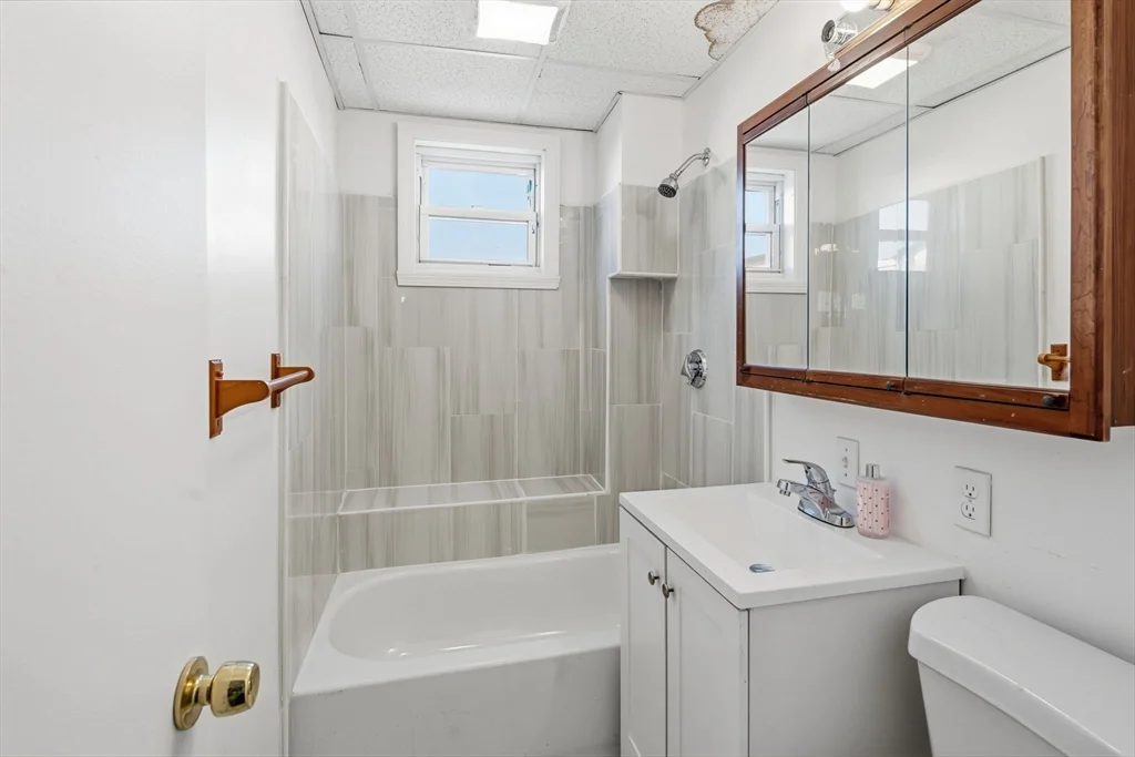 1 bed, 1 bath apartment for rent at 391 Rivet St Unit 2, New Bedford — photo 8 of 13