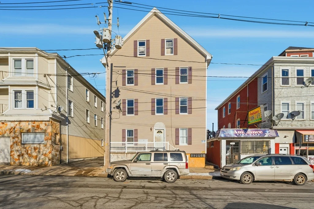 1 bed, 1 bath apartment for rent at 391 Rivet St Unit 2, New Bedford — photo 1 of 13