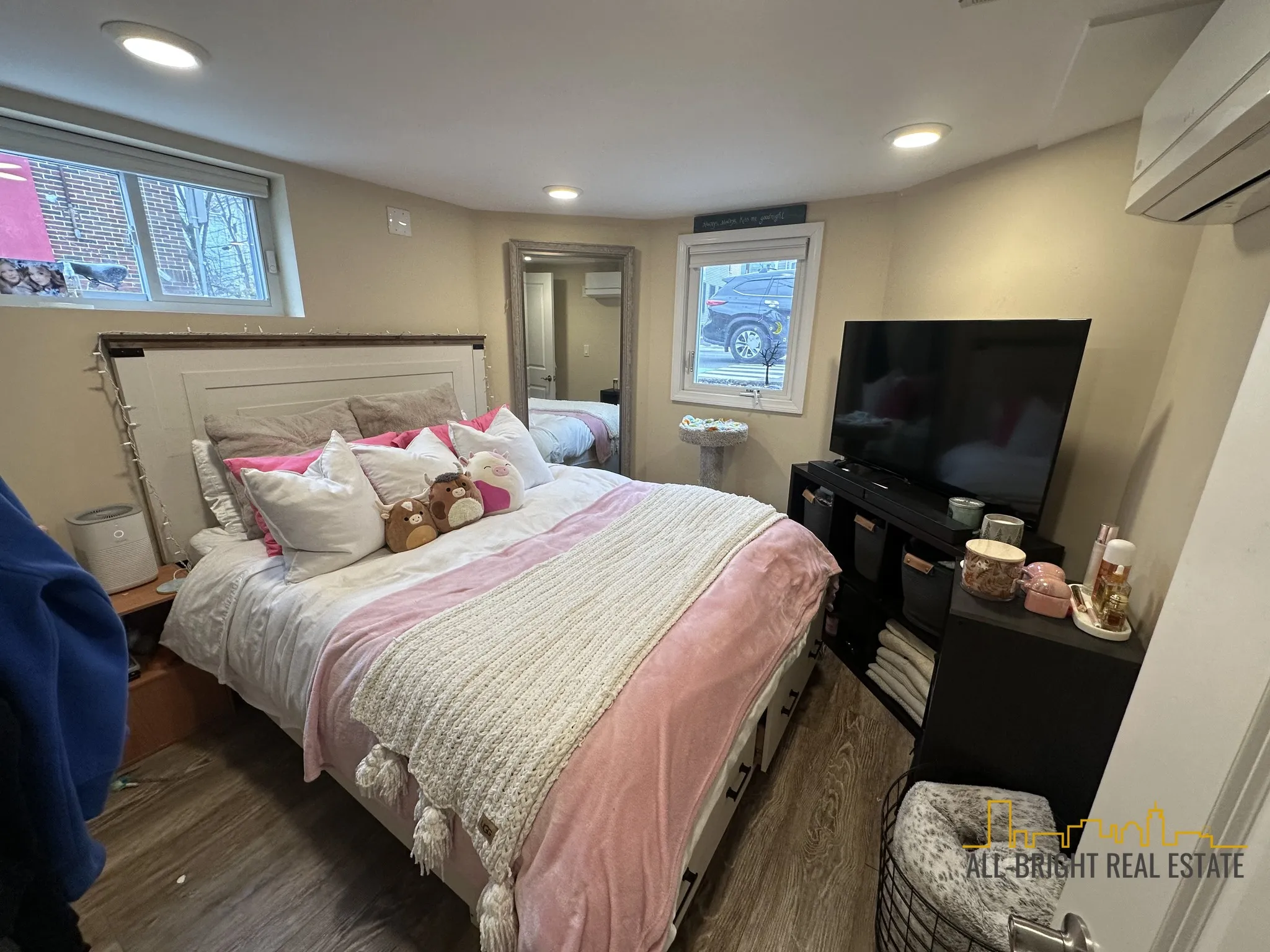 2 bed, 1 bath apartment for rent at 391 Washington St Unit B, Ward Two — photo 3 of 8