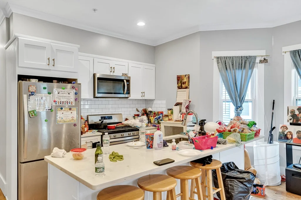3 bed, 1 bath apartment for rent at 3916 Washington St Unit 1, Boston — photo 5 of 10