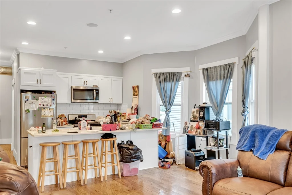 3 bed, 1 bath apartment for rent at 3916 Washington St Unit 1, Boston — photo 4 of 10