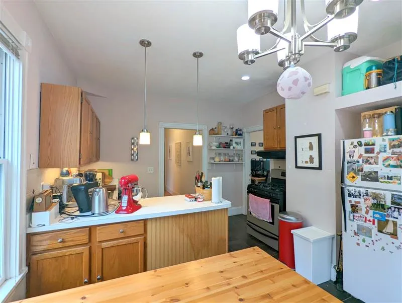 2 bed, 1 bath apartment for rent at 392 Washington St Unit 1, Ward Two — photo 4 of 18