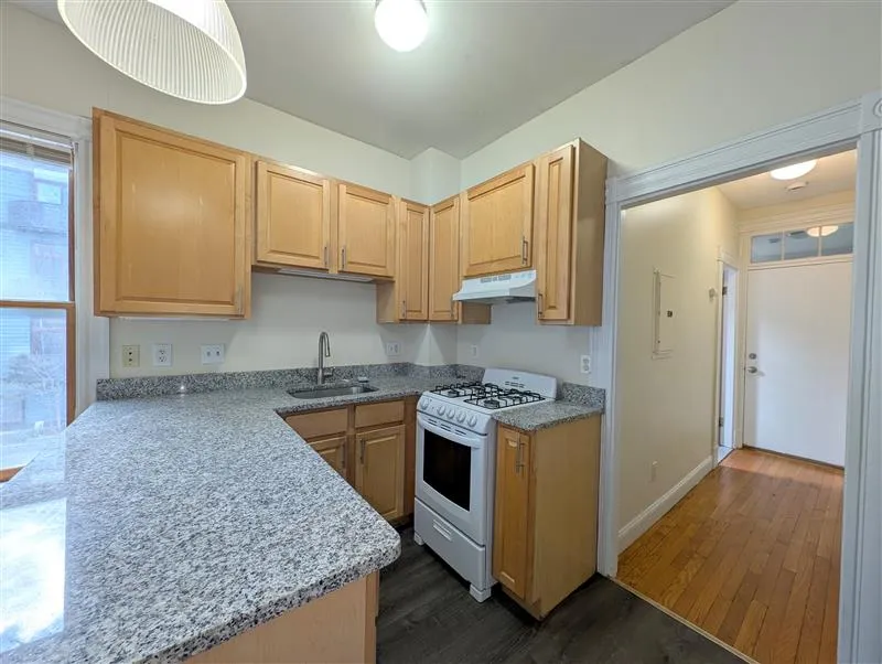 2 bed, 1 bath apartment for rent at 392 Washington St Unit 2a, Ward Two — photo 9 of 23
