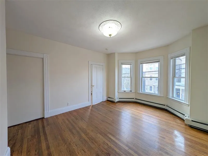 2 bed, 1 bath apartment for rent at 392 Washington St Unit 2a, Ward Two — photo 3 of 23