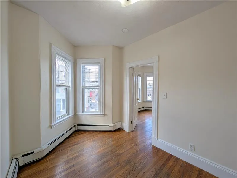 2 bed, 1 bath apartment for rent at 392 Washington St Unit 2a, Ward Two — photo 6 of 23