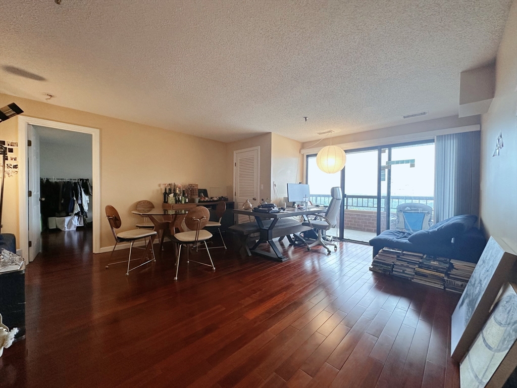 2 bed, 2 bath apartment for rent at 3920 Mystic Valley Pkwy Unit 1123, Medford — photo 4 of 16