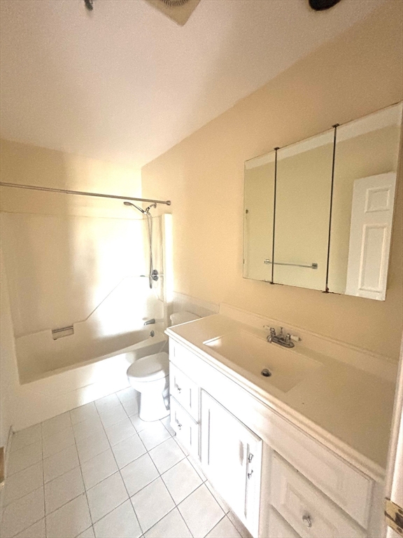2 bed, 2 bath apartment for rent at 3920 Mystic Valley Pkwy Unit 115, Medford — photo 11 of 27