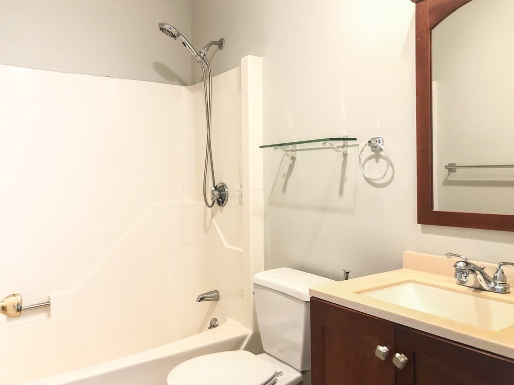 2 bed, 2 bath apartment for rent at 3920 Mystic Valley Pkwy Unit 203, Medford — photo 9 of 24
