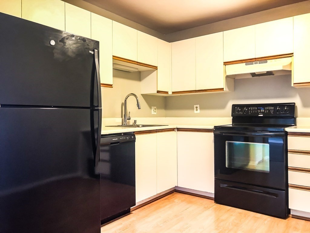 2 bed, 2 bath apartment for rent at 3920 Mystic Valley Pkwy Unit 203, Medford — photo 4 of 24