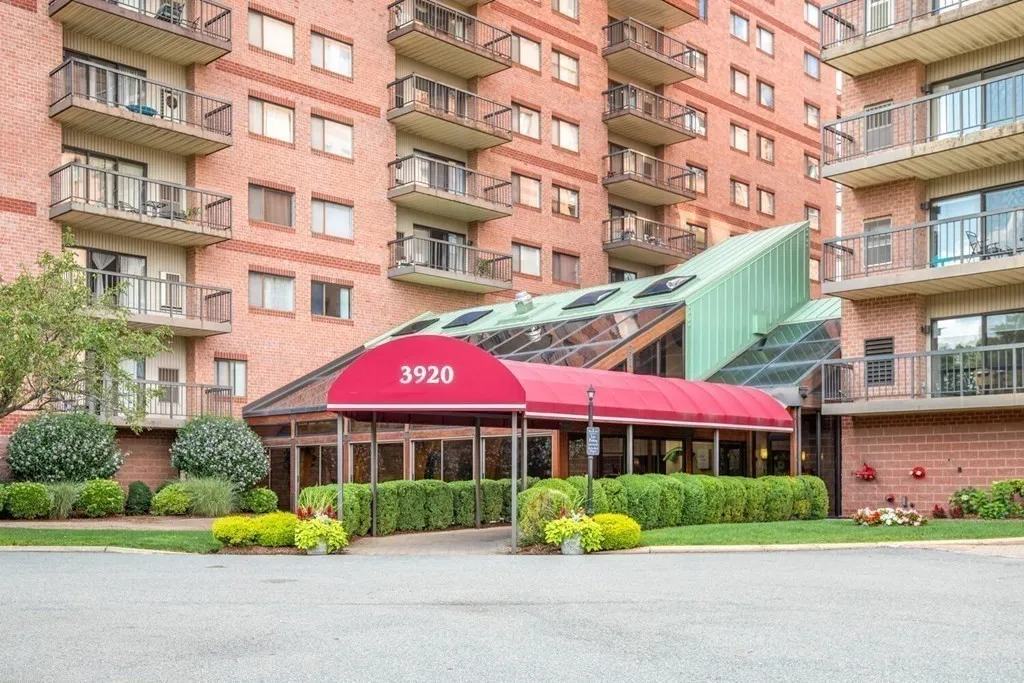 2 bed, 2 bath apartment for rent at 3920 Mystic Valley Pkwy Unit 223, Medford — photo 1 of 28