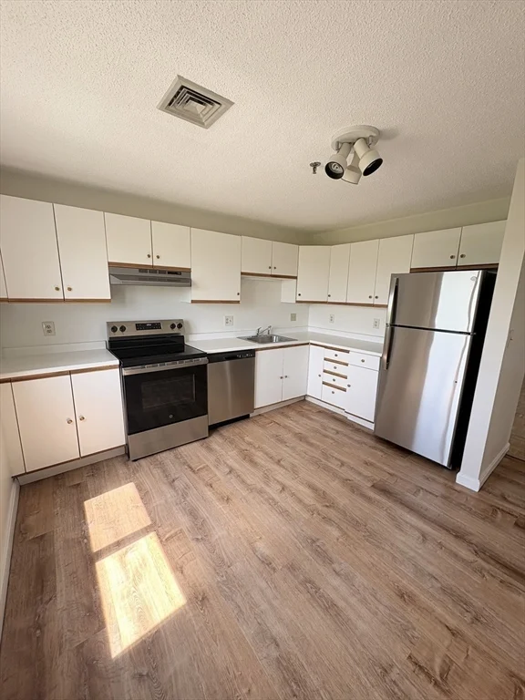 2 bed, 2 bath apartment for rent at 3920 Mystic Valley Pkwy Unit 613, Medford — photo 6 of 27