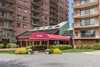2 bed, 2 bath apartment for rent at 3920 Mystic Valley Pkwy Unit 913, Medford — photo 1 of 31