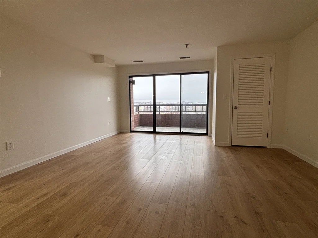 2 bed, 2 bath apartment for rent at 3920 Mystic Valley Pkwy Unit 914, Medford — photo 2 of 9