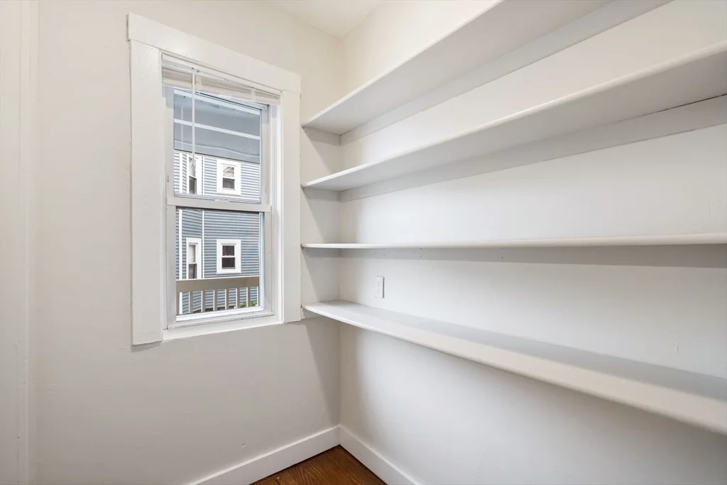 3 bed, 1 bath apartment for rent at 3924 Washington St Unit 1, Roslindale — photo 5 of 17