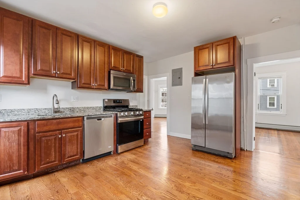 3 bed, 1 bath apartment for rent at 3924 Washington St Unit 1, Roslindale — photo 1 of 17