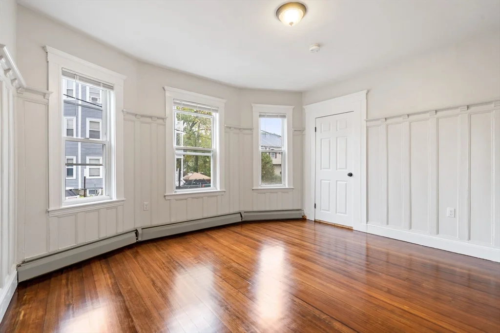 3 bed, 1 bath apartment for rent at 3924 Washington St Unit 1, Roslindale — photo 11 of 17