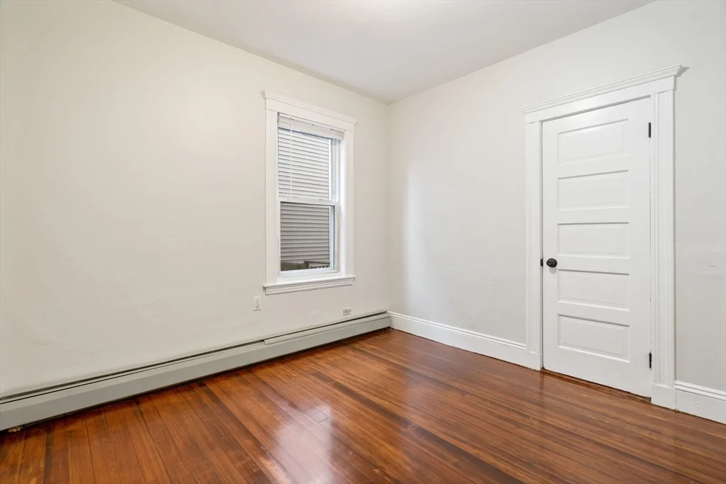 3 bed, 1 bath apartment for rent at 3924 Washington St Unit 1, Roslindale — photo 13 of 17
