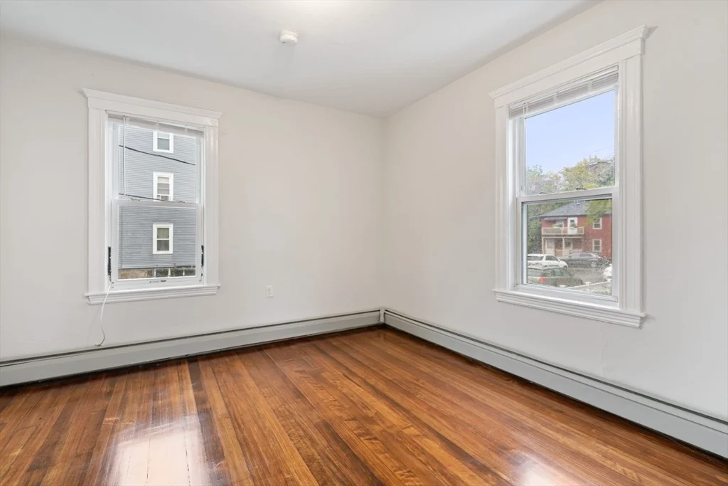 3 bed, 1 bath apartment for rent at 3924 Washington St Unit 1, Roslindale — photo 10 of 17