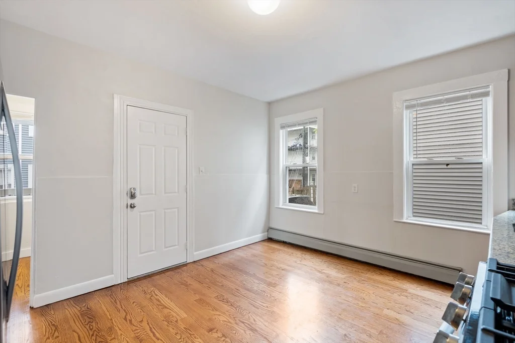 3 bed, 1 bath apartment for rent at 3924 Washington St Unit 1, Roslindale — photo 3 of 17