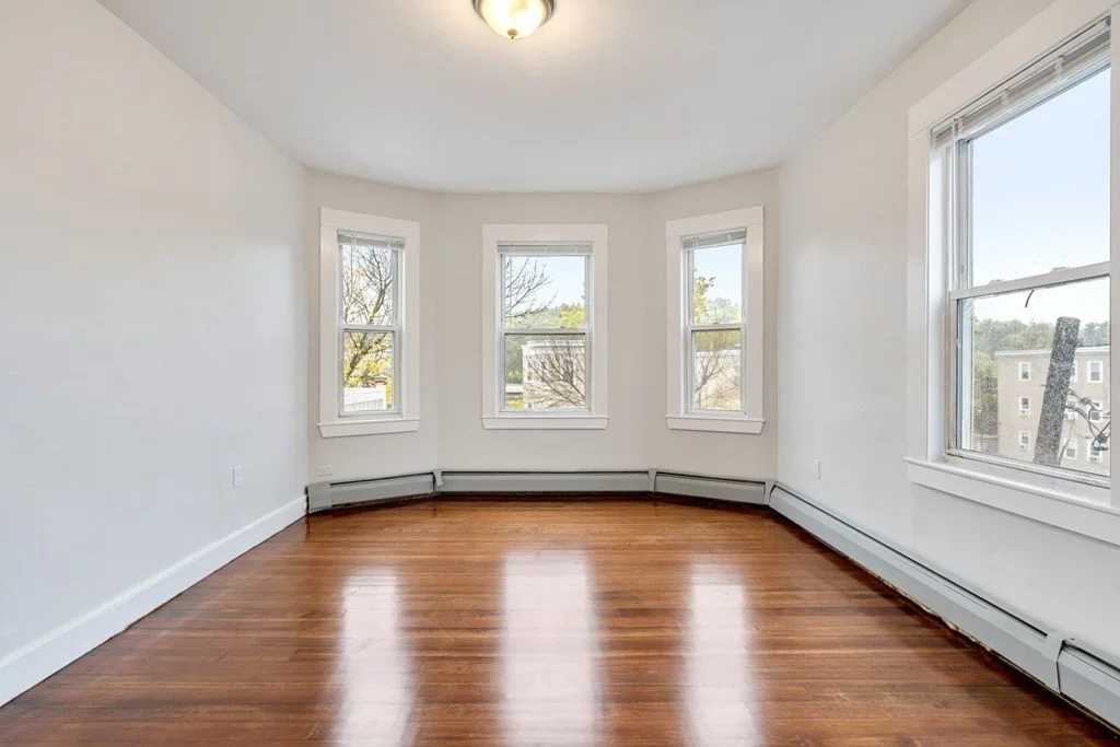 3 bed, 1 bath apartment for rent at 3924 Washington St Unit 3, Boston — photo 9 of 31