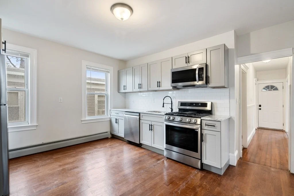 3 bed, 1 bath apartment for rent at 3924 Washington St Unit 3, Boston — photo 1 of 31