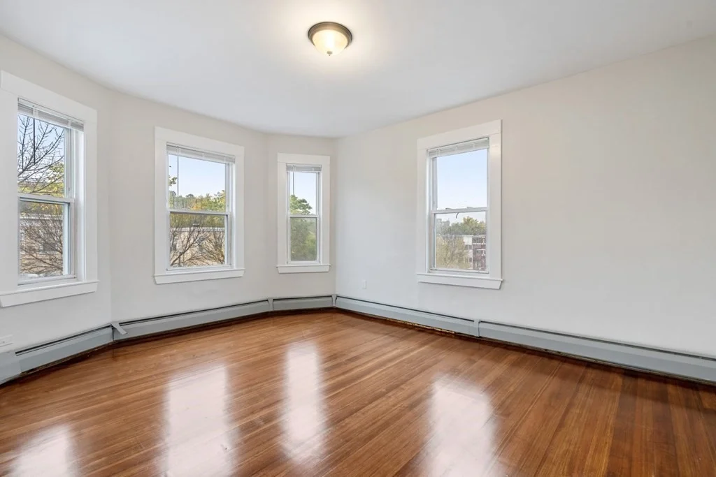 3 bed, 1 bath apartment for rent at 3924 Washington St Unit 3, Boston — photo 8 of 31