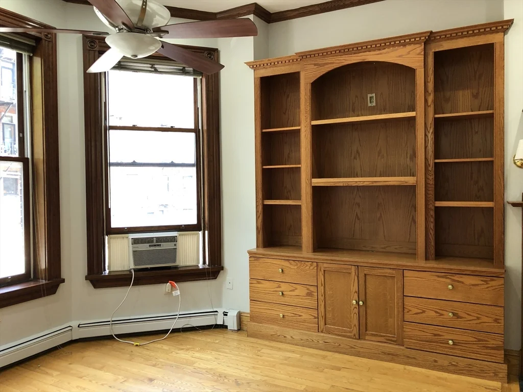 Studio bed, 1 bath apartment for rent at 393 Marlborough St Unit 2, Back Bay — photo 3 of 10