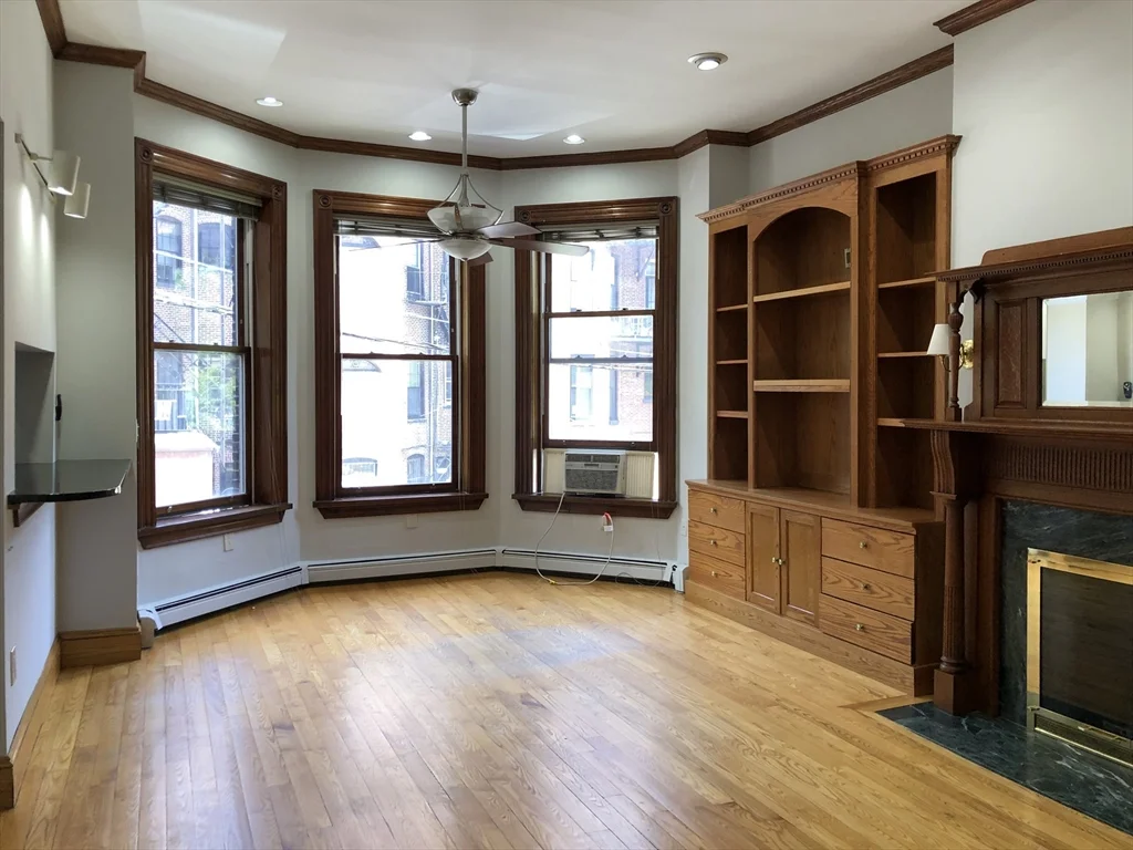 Studio bed, 1 bath apartment for rent at 393 Marlborough St Unit 2, Back Bay