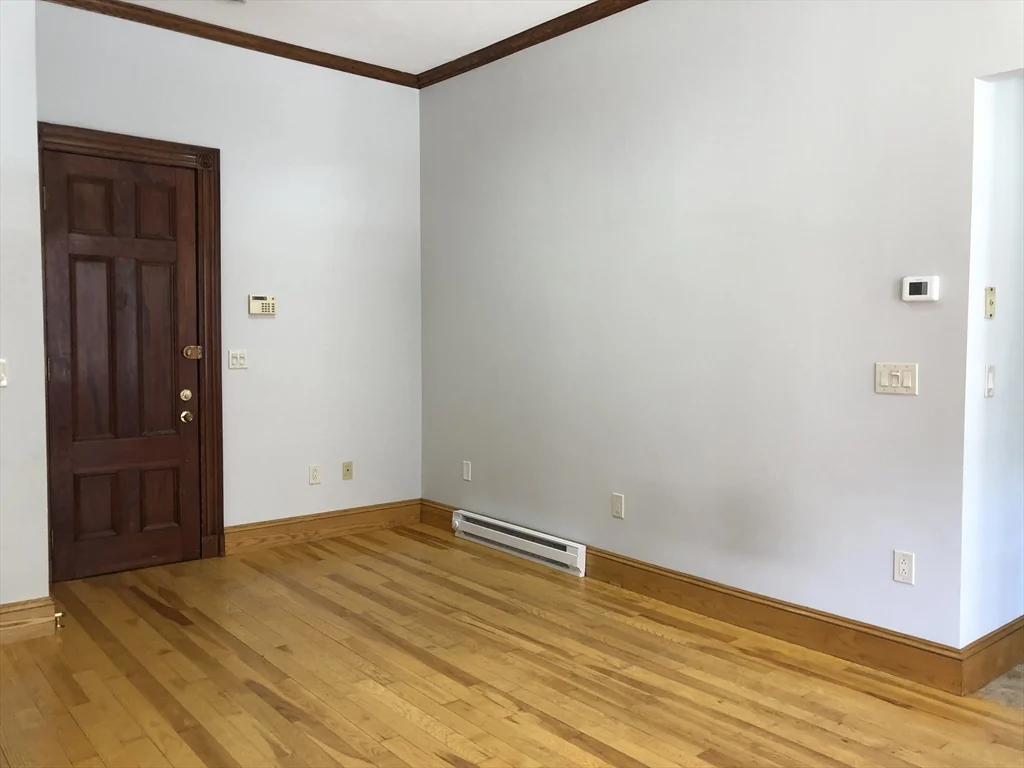 Studio bed, 1 bath apartment for rent at 393 Marlborough St Unit 2, Back Bay — photo 6 of 10