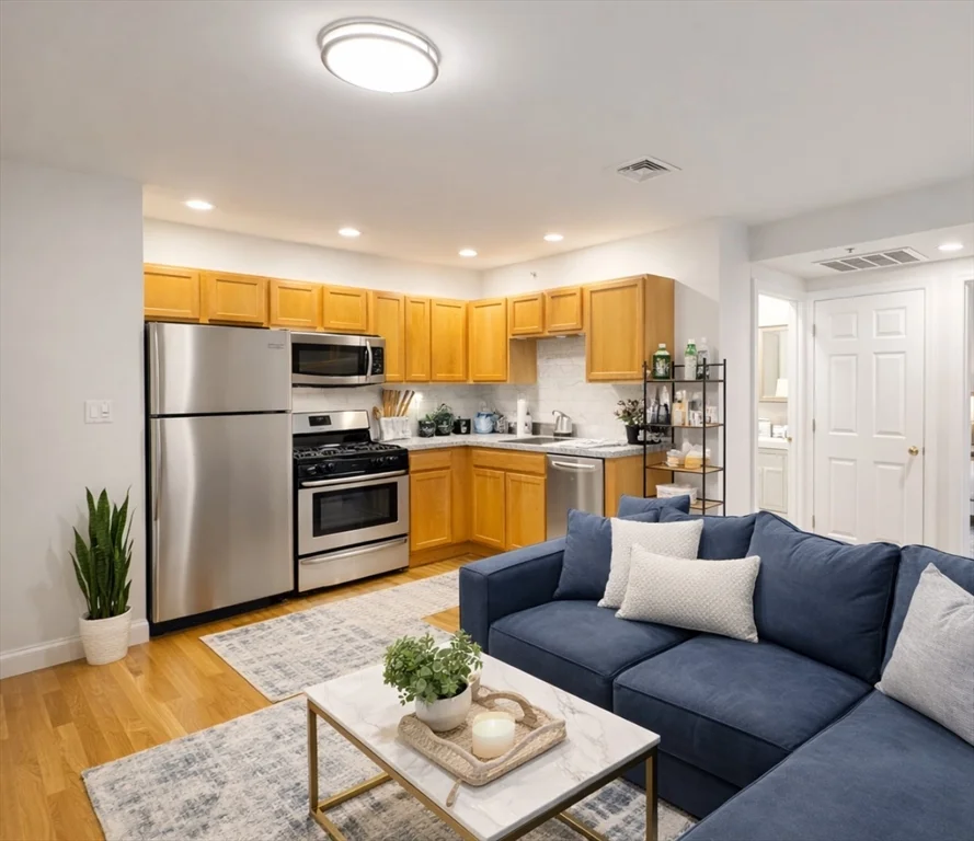 1 bed, 1 bath apartment for rent at 393 West Broadway Unit 4, South Boston — photo 1 of 5