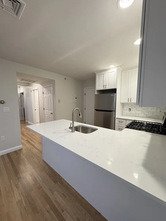 2 bed, 1 bath apartment for rent at 393 West Broadway Unit 7, South Boston — photo 4 of 14