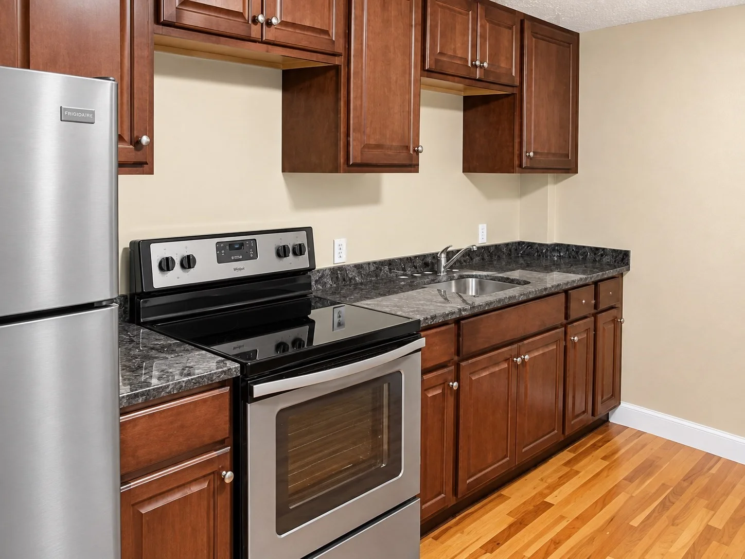 1 bed, 1 bath apartment for rent at 393 Washington St Unit 2, Braintree — photo 6 of 8