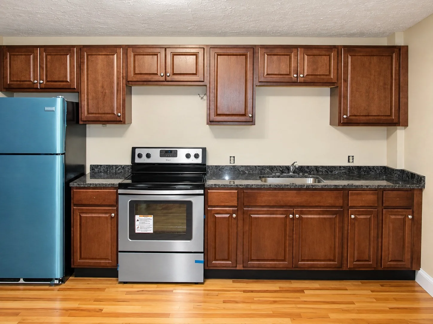 1 bed, 1 bath apartment for rent at 393 Washington St Unit 2, Braintree — photo 2 of 8