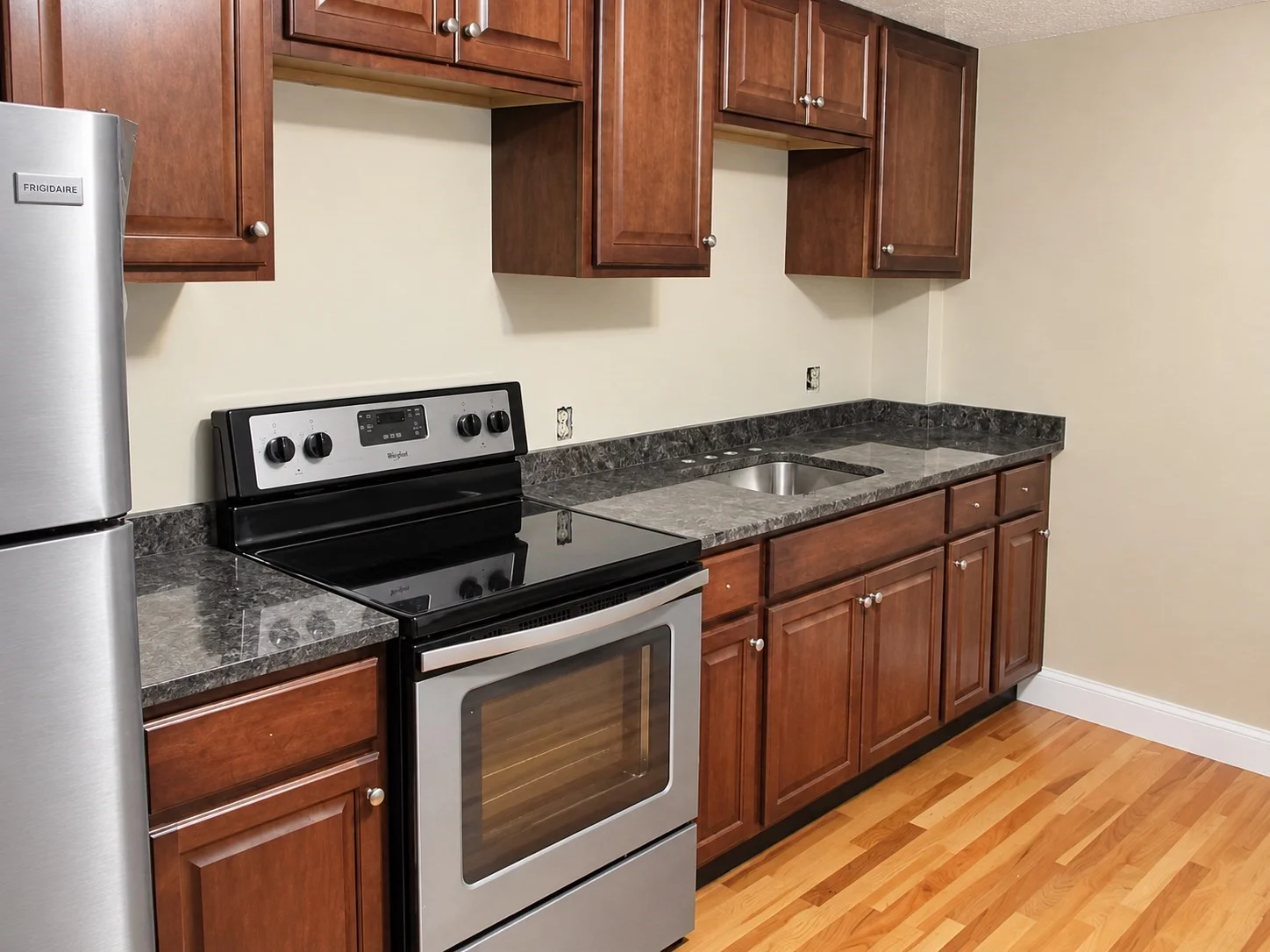 1 bed, 1 bath apartment for rent at 393 Washington St Unit 2, Braintree — photo 1 of 8