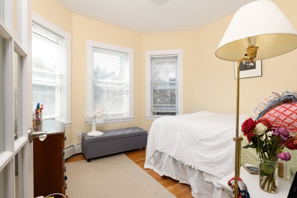 3 bed, 1 bath apartment for rent at 393 Washington St Unit 2, Ward Two — photo 7 of 9