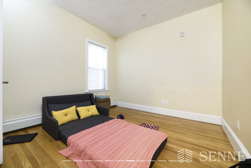 3 bed, 1 bath apartment for rent at 393 Washington Unit 1, Ward Two — photo 6 of 12