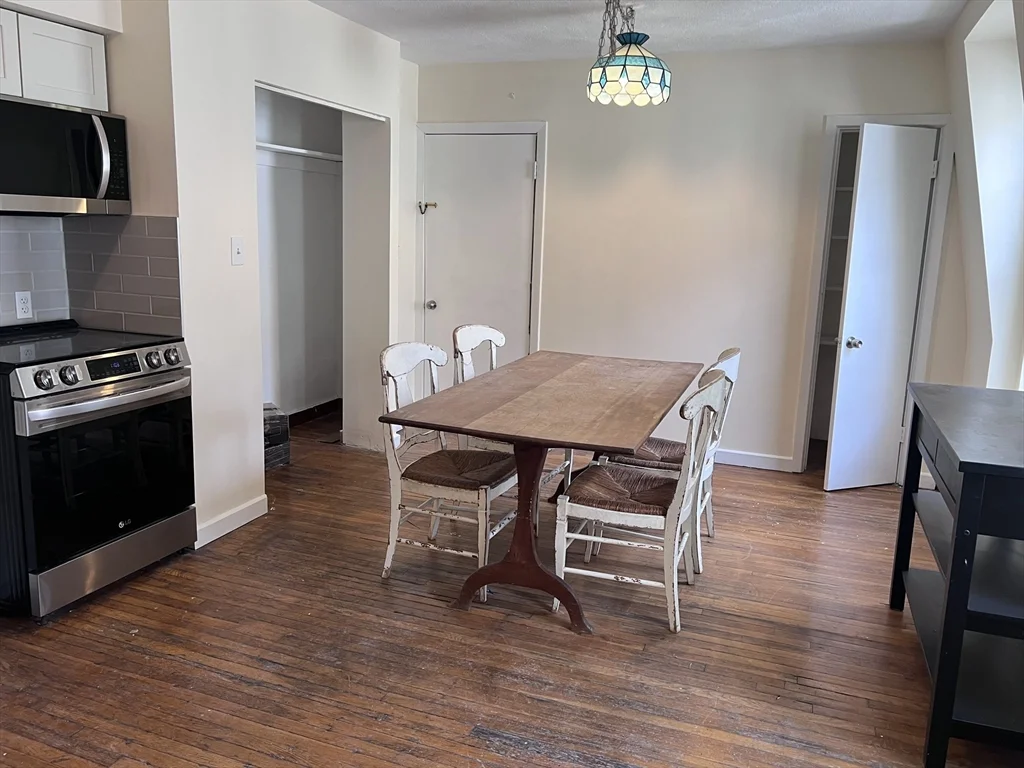 2 bed, 1 bath apartment for rent at 394 Broadway Unit 3, Winter Hill — photo 4 of 12