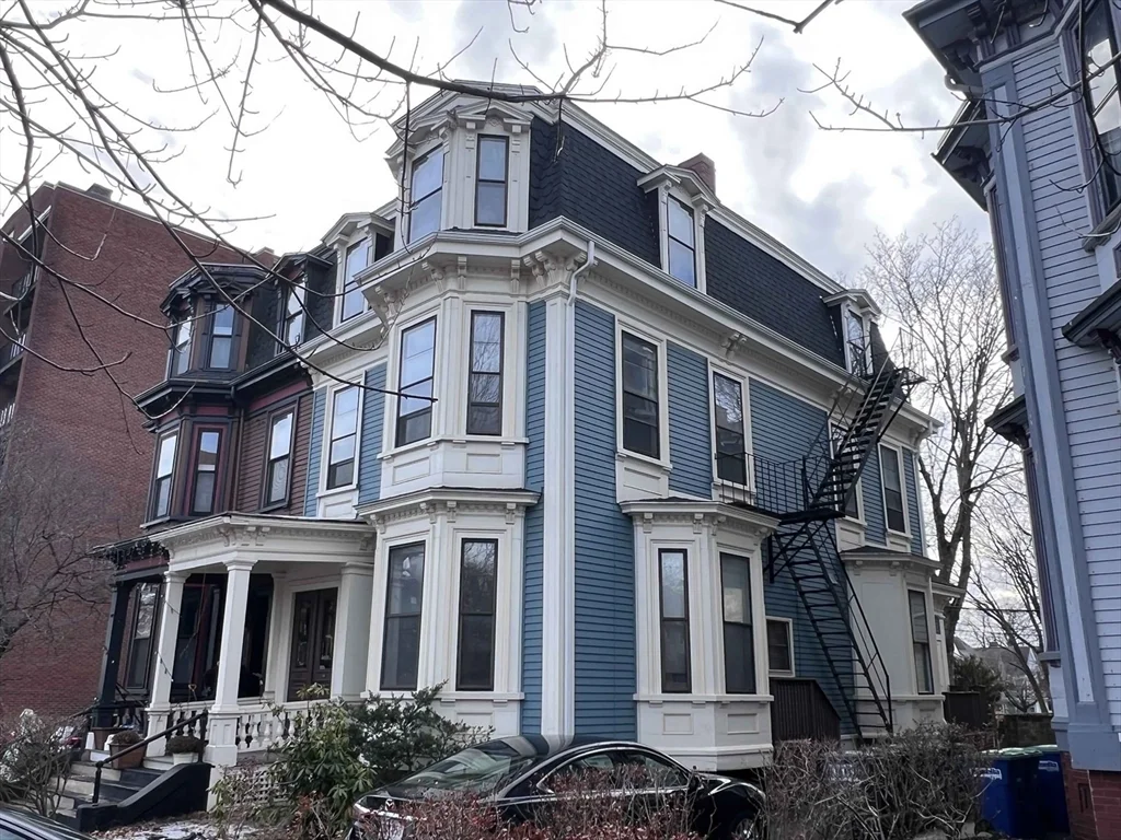 2 bed, 1 bath apartment for rent at 394 Broadway Unit 3, Winter Hill — photo 1 of 12