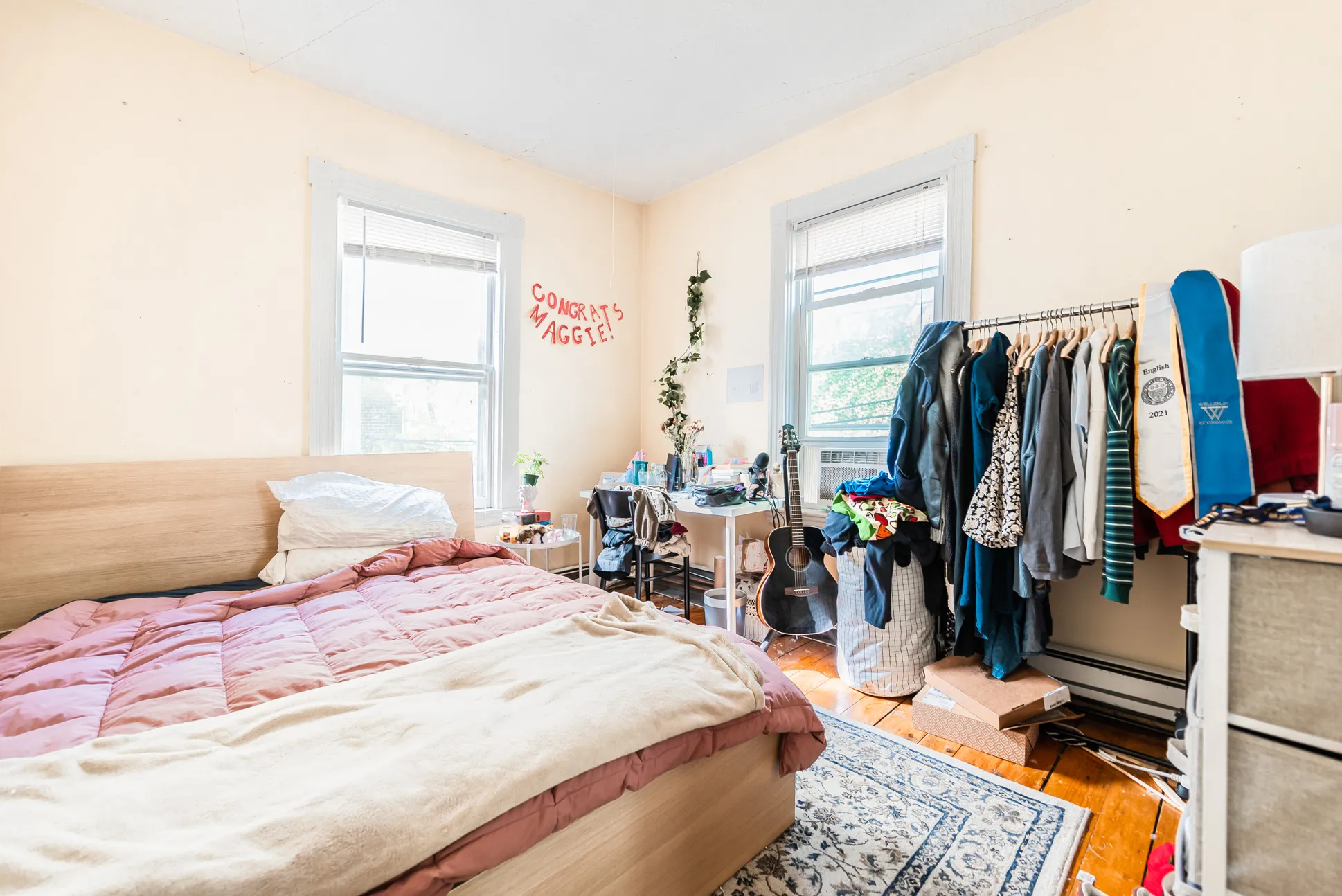 3 bed, 1 bath apartment for rent at 394 Centre St Unit 2, Jamaica Plain — photo 4 of 11