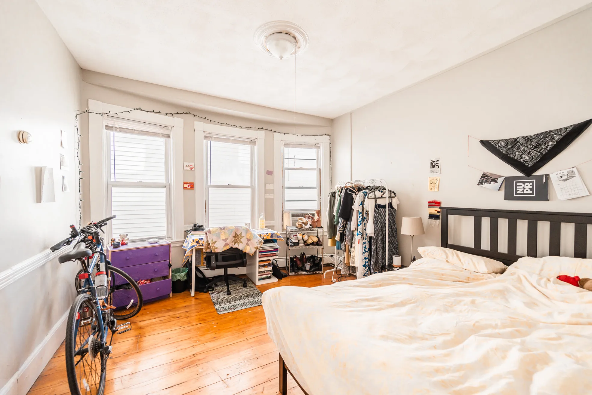 3 bed, 1 bath apartment for rent at 394 Centre St Unit 2, Jamaica Plain — photo 5 of 11