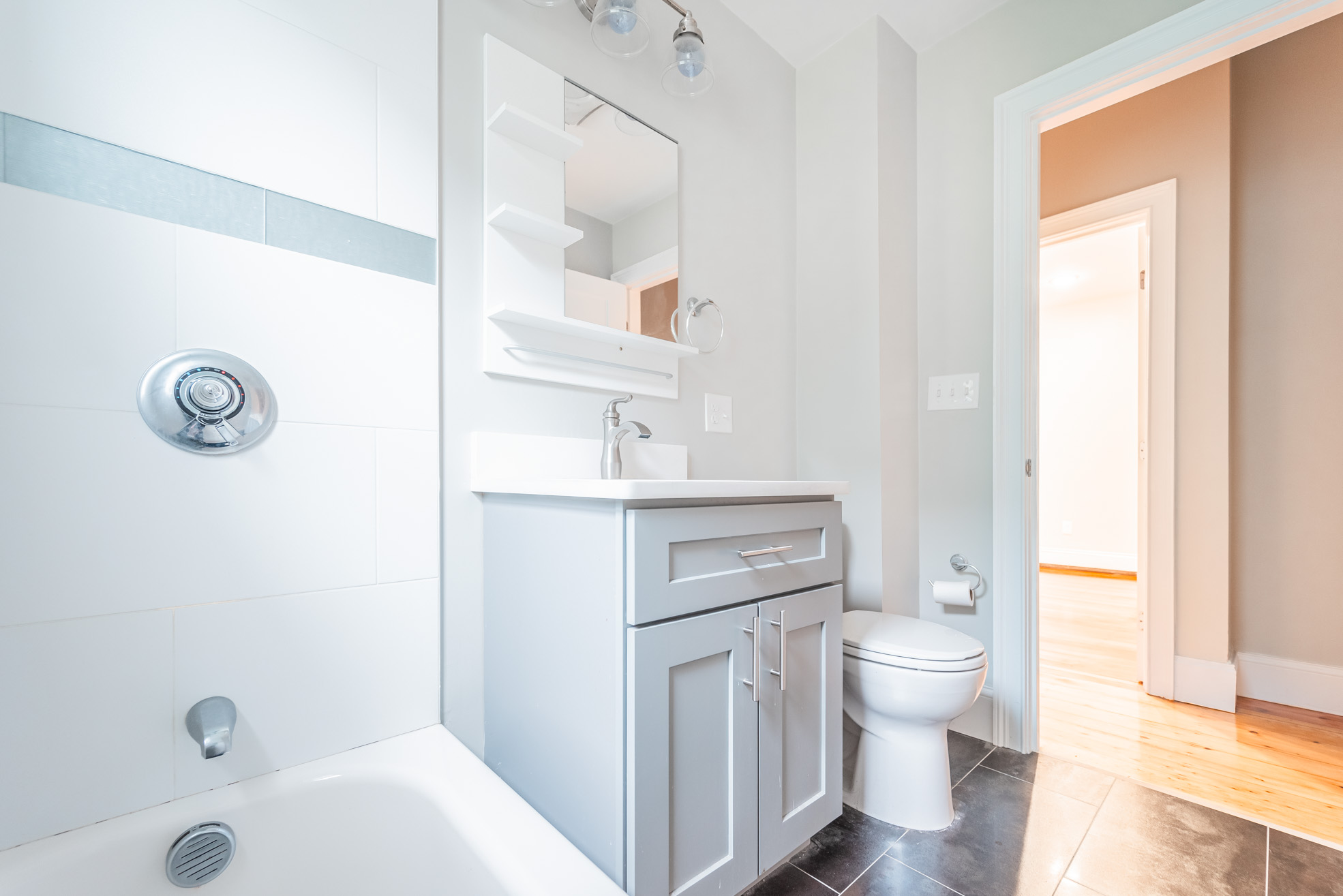 3 bed, 1 bath apartment for rent at 394 Centre St Unit 3, Jamaica Plain — photo 12 of 31